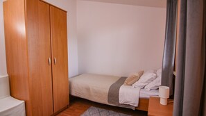 Appartement Standard, 2 chambres (0388) | 2 chambres, fer et planche à repasser, Wi-Fi gratuit, draps fournis