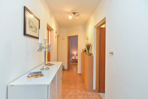 Standard Villa, 3 Bedrooms (0389) | 3 bedrooms, iron/ironing board, free WiFi, bed sheets - Villa 1505 (Liznjan)