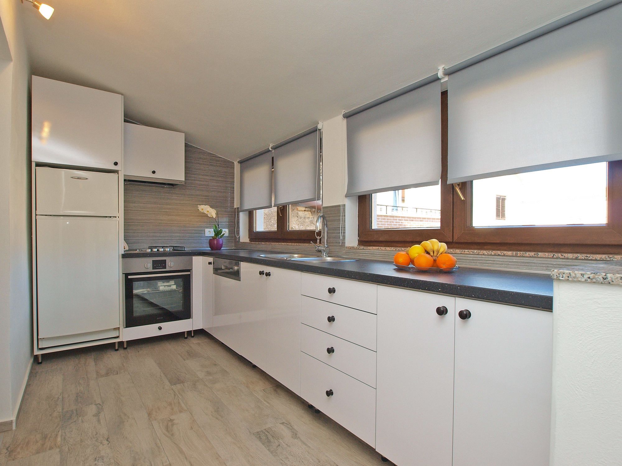 Standard Apartment, 2 Bedrooms (0393) | Private kitchen | Fridge, microwave, oven, stovetop