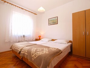 Standard-Apartment, 2 Schlafzimmer (0394) | 2 Schlafzimmer, Bügeleisen/Bügelbrett, Bettwäsche