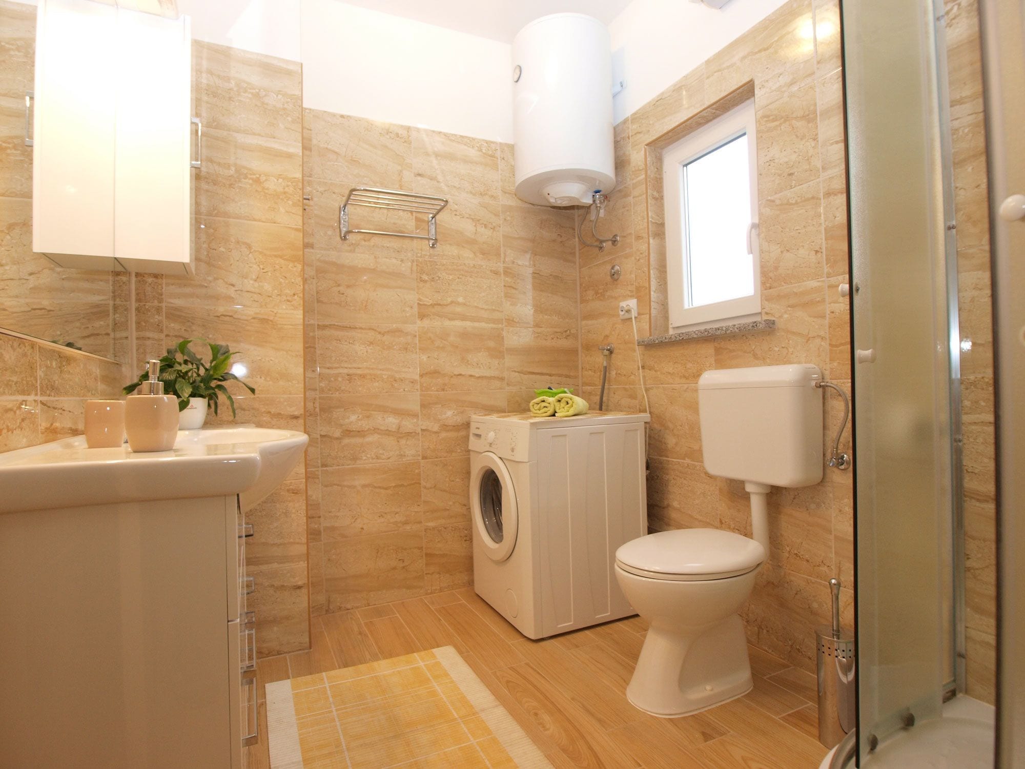 Standard Apartment, 2 Bedrooms (0395) | Bathroom