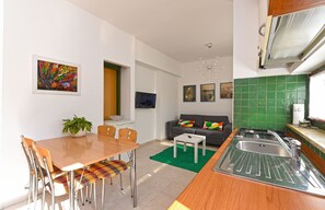 Standard Apartment, 1 Bedroom (1550/15839) | Living area | TV - Apartment 1550 (Rovinj)