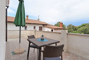 Standard Room (1552/15859) | Terrace/patio