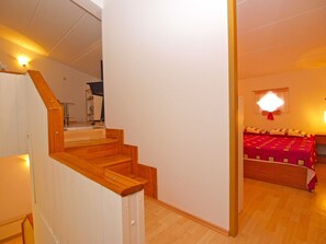 Appartement Standard, 1 chambre (0400) | 1 chambre, fer et planche à repasser, accès au Wi-Fi (inclus)