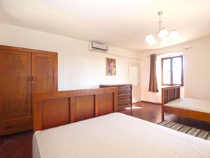 Standard House, 3 Bedrooms (0413) | 3 bedrooms, iron/ironing board, free WiFi, bed sheets - House 1585 (Marcana)