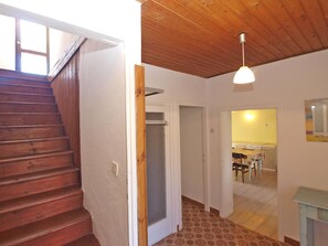 Standard House, 3 Bedrooms (0413) | Living area | TV