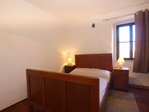 Standard House, 3 Bedrooms (0413) | 3 bedrooms, iron/ironing board, free WiFi, bed sheets - House 1585 (Marcana)