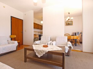 Appartement Standard, 1 chambre (1586/16261) | Aire de séjour | Téléviseur