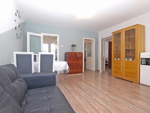Standard Apartment, 2 Bedrooms (0416) | Living area