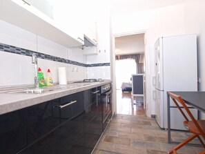 Standard Apartment, 2 Bedrooms (0416) | Private kitchen | Fridge, oven, stovetop, dishwasher - Apartment 1592 (Pula)