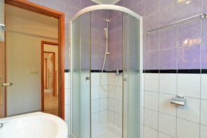 Standard-Apartment, 1 Schlafzimmer (1613/16626) | Dusche im Bad