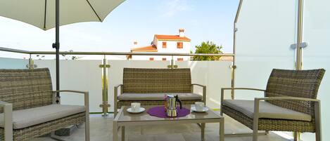 Standard Apartment, 2 Bedrooms (1617/16661) | Terrace/patio