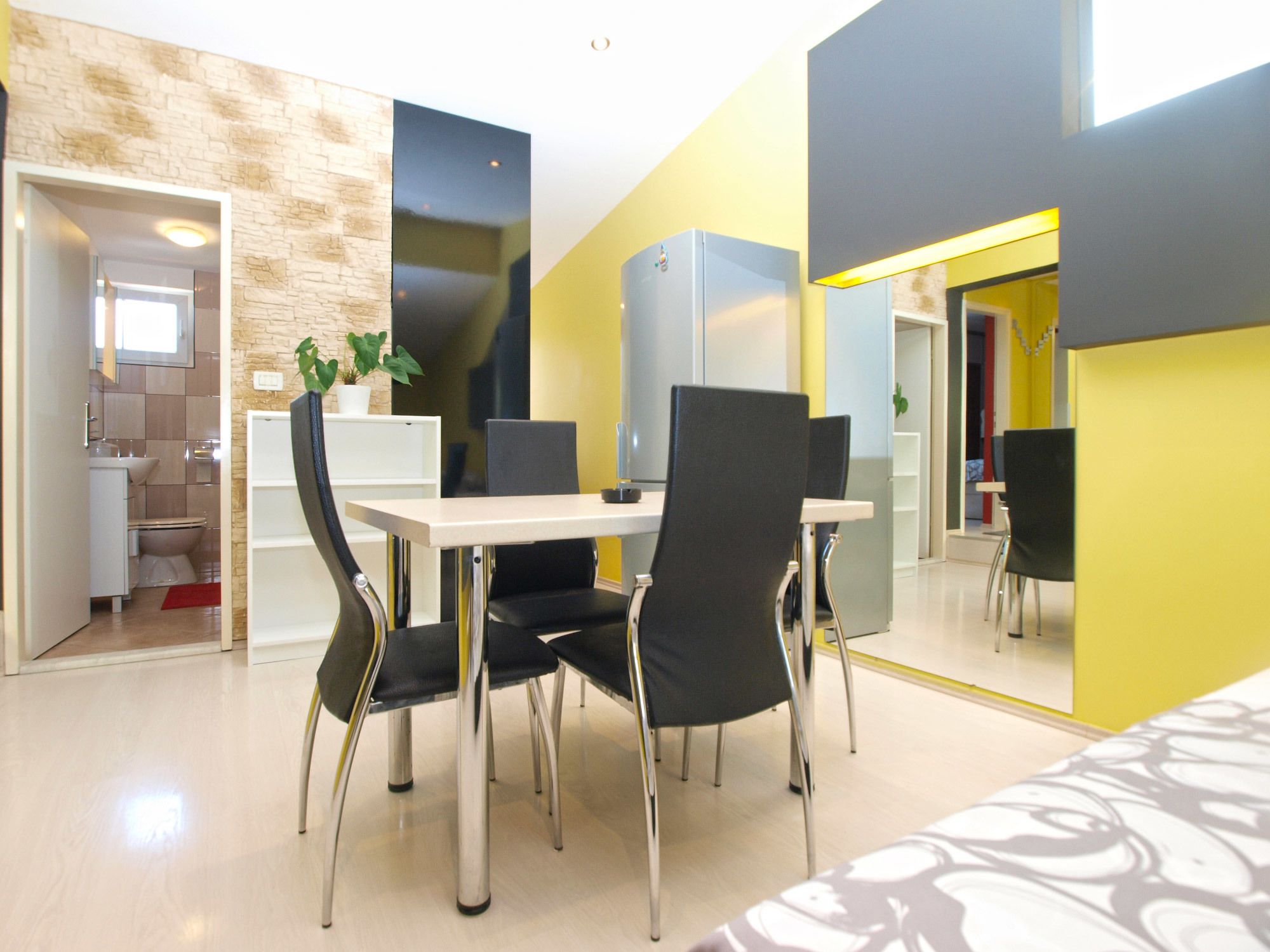 スタンダード アパートメント 1 ベッドルーム (1623/16702) | 客室内のダイニングエリア