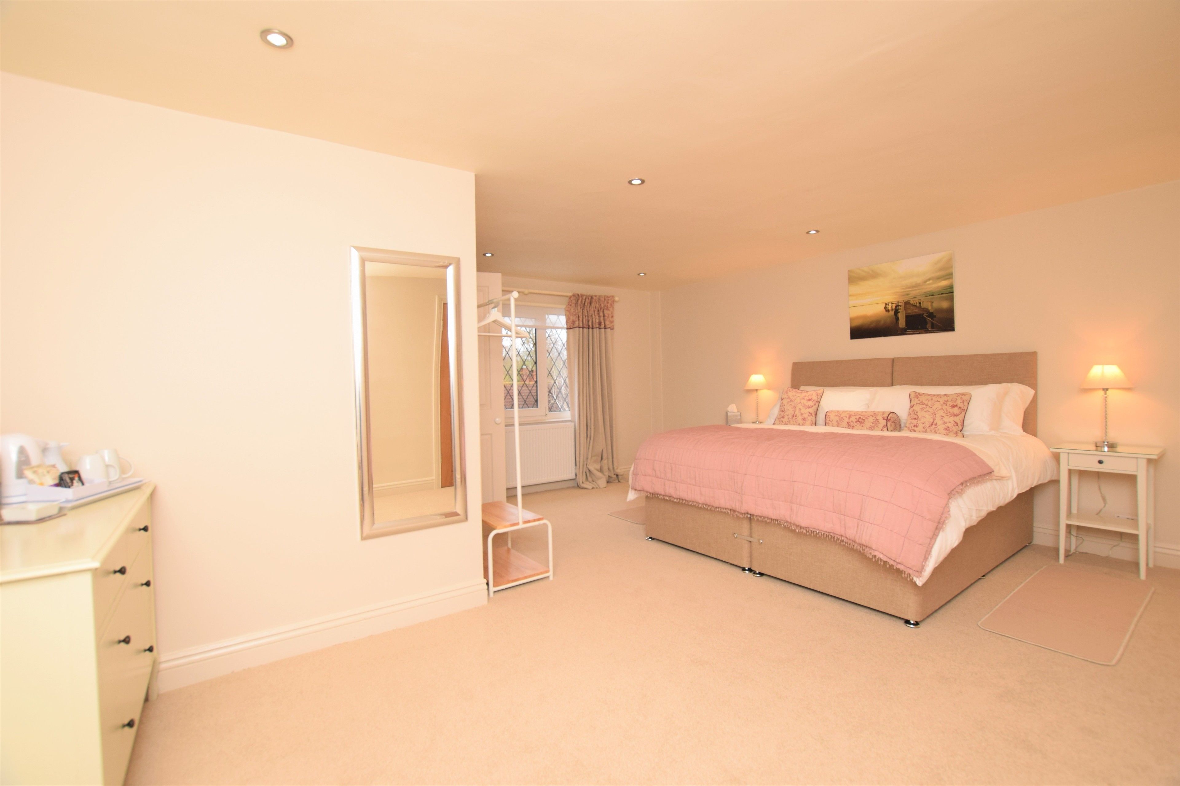 Chambre Supérieure Double ou avec lits jumeaux, 1 très grand lit et 1 canapé-lit | Literie de qualité supérieure, rideaux occultants