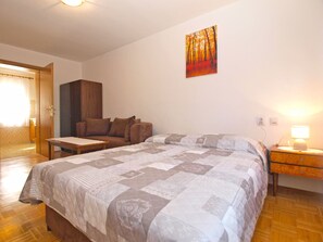 Standard Apartment, 2 Bedrooms (1638/16849) | 2 bedrooms, iron/ironing board, free WiFi, bed sheets