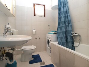 Standard Apartment, 1 Bedroom (0433) | Bathroom - Apartment 1639 (Pula)