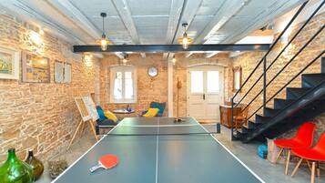 Standard-Haus, 2 Schlafzimmer (0438) | Wohnbereich | Fernseher