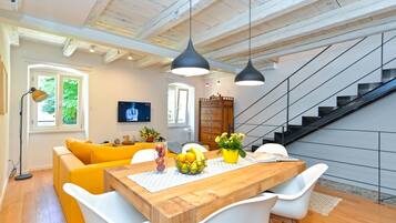 Standard House, 2 Bedrooms (0438) | Living room | TV