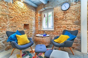 Casa standard, 2 quartos (0438) | Área de estar | TV