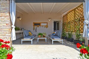 Casa standard, 2 quartos (0438) | Terraço/pátio