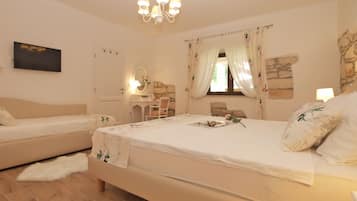 Standard Apartment, 1 Bedroom (0440) | 1 bedroom, iron/ironing board, free WiFi, bed sheets