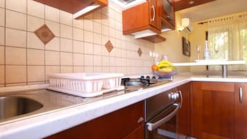 Standard Apartment, 1 Bedroom (1655/17139) | Private kitchen | Fridge, stovetop, electric kettle, cookware/dishes/utensils