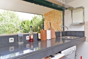 Standard House, 2 Bedrooms (0445) | Private kitchen | Fridge, coffee/tea maker, electric kettle - House 1666 (Liznjan)