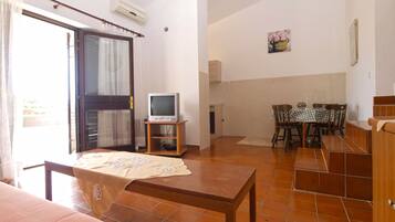 Standard Apartment, 2 Bedrooms (1669/17262) | Iron/ironing board, free WiFi, bed sheets