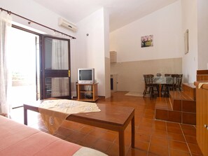 Standard Apartment, 2 Bedrooms (1669/17262) | Iron/ironing board, free WiFi, bed sheets