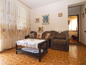 Standard-Apartment, 2 Schlafzimmer (0451) | Wohnzimmer