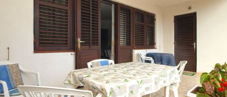 标准公寓, 2 间卧室 (0451) | 露台