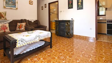 Standard Apartment, 2 Bedrooms (0451) | Living room