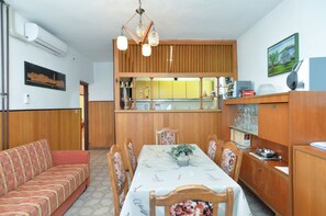 Standard Apartment, 2 Bedrooms (1684/17450) | In-room dining - Apartment 1684 (Pula)