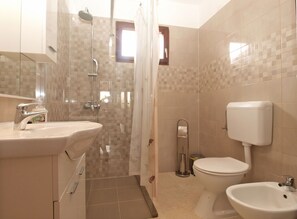 Standard House, 2 Bedrooms (0455) | Bathroom