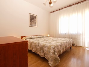 2 habitaciones, tabla de planchar con plancha y wifi gratis 