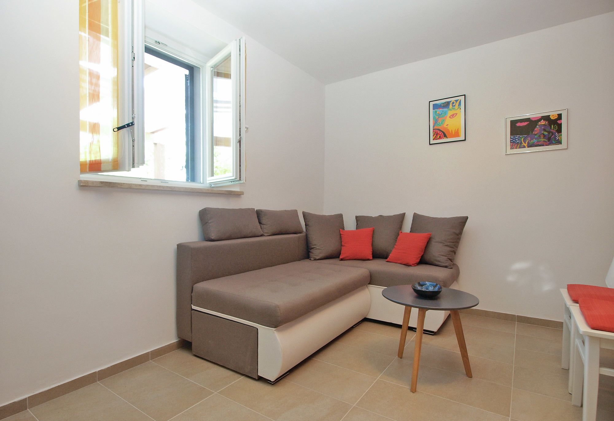 Standard House, 2 Bedrooms (0460) | Living room | TV