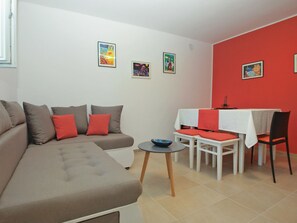 Standard House, 2 Bedrooms (0460) | Living area | TV - House 1708 (Barban)