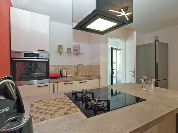 Standard House, 2 Bedrooms (0460) | Private kitchen | Fridge, oven, stovetop, dishwasher - House 1708 (Barban)