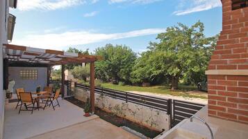 Standard House, 2 Bedrooms (0460) | Terrace/patio