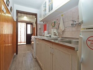 标准独立别墅, 1 间卧室 (0463) | 私人厨房 | 冰箱、微波炉、烤箱、炉灶