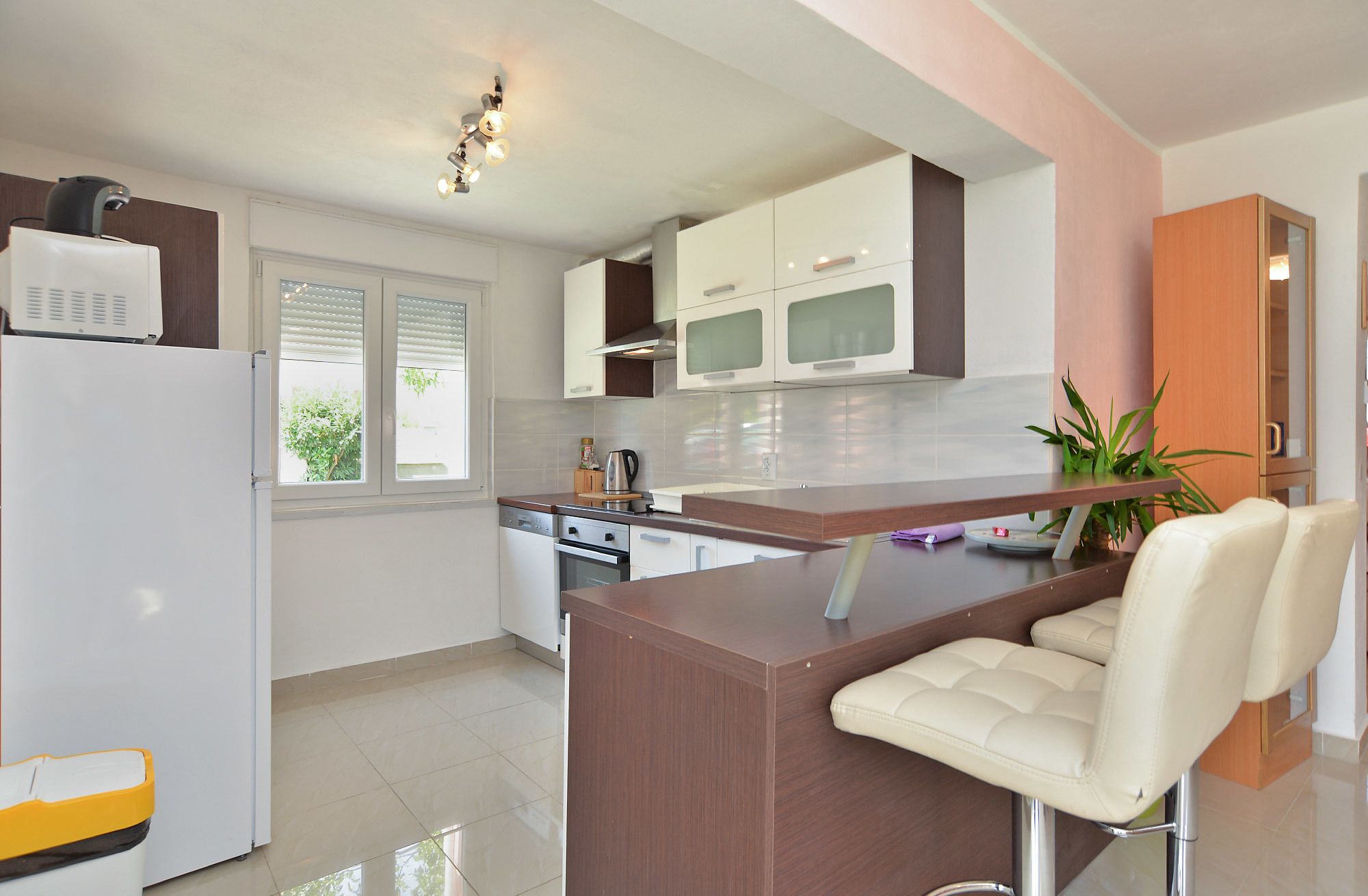 Casa estándar, 5 habitaciones (0464) | Cocina privada | Refrigerador, microondas, horno y parrilla de estufa 