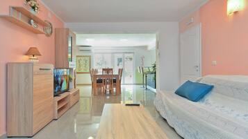 Standard House, 5 Bedrooms (0464) | Living area | TV