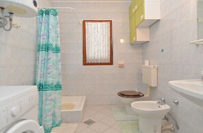 Appartement Standard, 2 chambres (0465) | Salle de bain