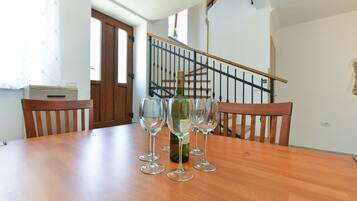 บ้านพักสแตนดาร์ด, 2 ห้องนอน (0466) | บริการอาหารในห้องพัก