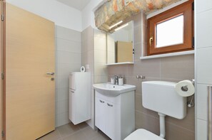 Bathroom - House 1735 (Vodnjan)