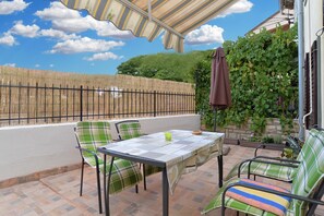 Standard-Haus, 2 Schlafzimmer (0467) | Terrasse/Patio