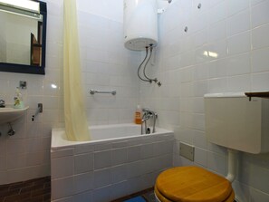 Standard Studio, 1 Bedroom (0468) | Bathroom
