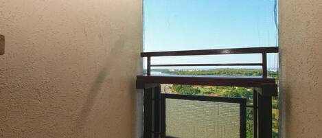 Standard Studio, 1 Bedroom (0468) | Balcony