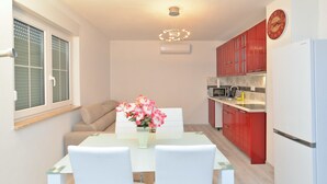 Standard Apartment, 2 Bedrooms (1739/17996) | In-room dining - Apartment 1739 (Medulin)