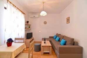 Standard-Haus, 3 Schlafzimmer (0470) | Wohnbereich